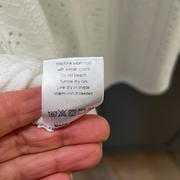 Woman’s Sz XL Sheer White Eyelet Top w/Square neckline - Picture 6 of 6